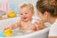 Comment laver bébé à peau réactive